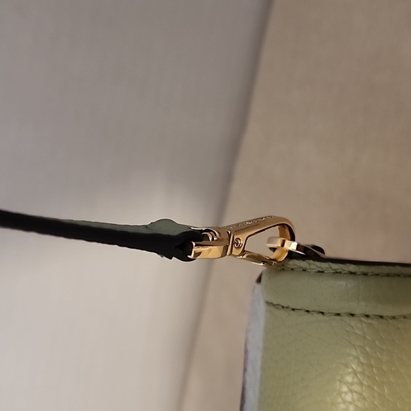 Michael Michael Kors Jet Set crossbody bag with gold-tone Hardware - Picture 8 of 8